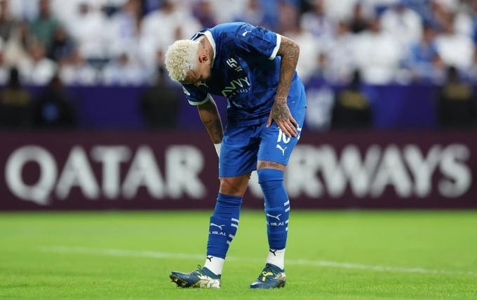 neymar1-111005_979.jpg Neymar tiếp tục chưa ổn định sức khỏe dù đã được ra sân thi đấu.