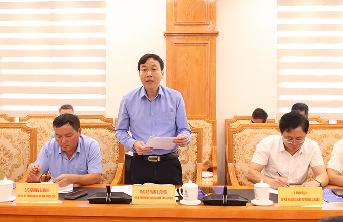 anh3lamvieclaichau112024-20241101123841088-081355_344.jpg Chủ tịch UBND tỉnh Lai Châu Lê Văn Lương khẳng định tỉnh Lai Châu sẽ vào cuộc quyết liệt để đảm bảo tiến độ dự án.