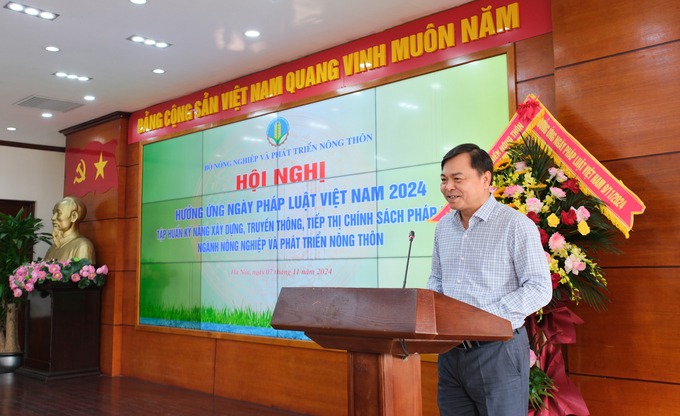 kien-dinh-tiep-thi-chinh-sach-dap-ung-toc-do-phat-trien-cua-nganh-nong-nghiep-124407_320.jpg Thứ trưởng Nguyễn Hoàng Hiệp phát biểu chào mừng Hội nghị. Ảnh: Diệp Anh.