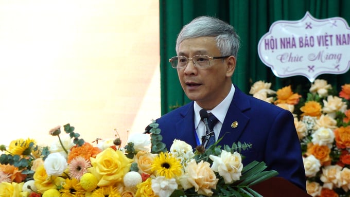 ong-nguyen-bao-lam-tai-cu-chu-tich-hoi-nha-bao-tinh-thai-nguyen-180834_727.jpeg Ông Nguyễn Bảo Lâm tái đắc cử Chủ tịch Hội Nhà báo tỉnh Thái Nguyên khoá VII. Ảnh: Quang Linh.