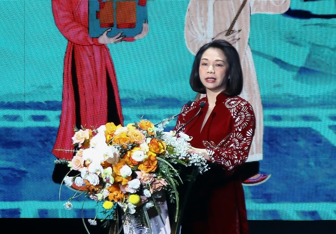 z6009920481000_97d8283883fc8c8ca9d367d21eb803dc-224222_622.jpg Bà Vũ Thu Hà, Phó Chủ tịch UBND thành phố Hà Nội phát biểu tại sự kiện khai mạc Chợ Dự án.