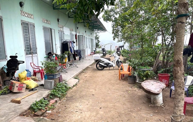 day-tro-noi-xay-ra-vu-an-giet-nguoi-141859_963.jpg Dãy trọ nơi xảy ra vụ án giết người. Ảnh: CAGL.
