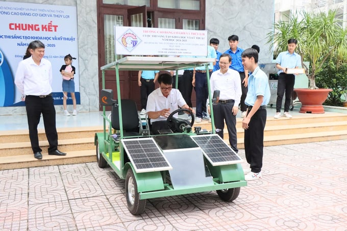 z6017306662573_2d668e373f917277eba1a921d0882919-155303_893-155303.jpg Cuộc thi có nhiều sản phẩm kỹ thuật chất lượng của HSSV thể hiện khả năng tìm tòi, tự học hỏi, sáng tạo, được đầu tư công phu trong nghiên cứu và phát triển ý tưởng bằng niềm đam mê, được Ban giám khảo đánh giá cao. Ảnh: BTC.
