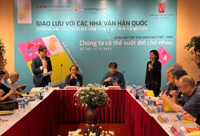 toa-dam-173038_405.jpg Cuộc giao lưu văn học Việt Nam - Hàn Quốc diễn ra chiều 14/11 tại Hà Nội.