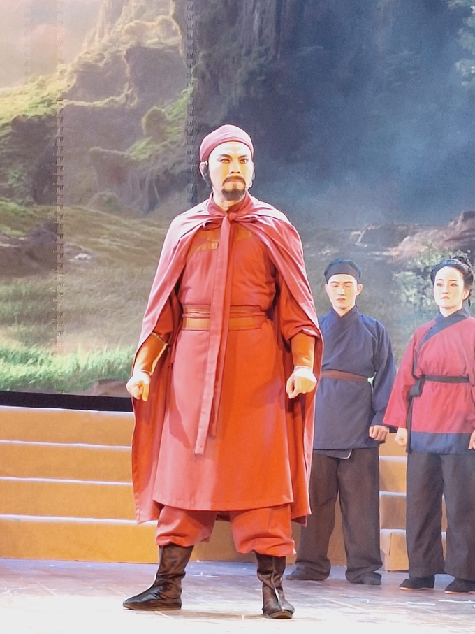 1-cai-luong-hao-kiet-lam-son-084245_809.jpg Một cảnh trong vở diễn 'Hào kiệt Lam Sơn' tại Liên hoan cải lương toàn quốc 2024.