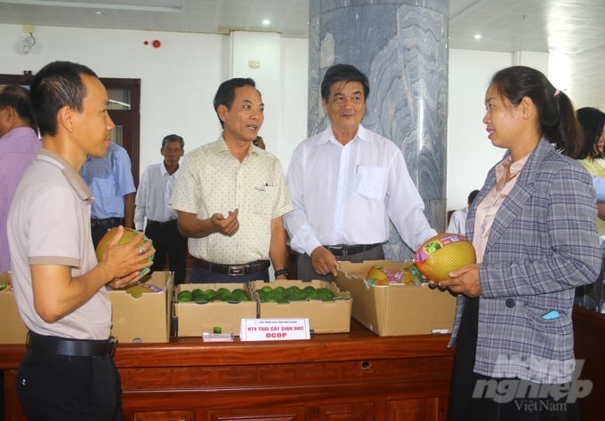 hop-tac-xa-sinh-hoc-ocop-gioi-thieu-cac-loai-trai-cay-dac-san-cua-hau-giang-duoc-che-bien-dong-goi-xuat-khau-115624_225-115625.jpg Các loại trái cây đặc sản của Hậu Giang được nâng tầm thành sản phẩm OCOP, đóng gói xuất khẩu. Ảnh: Trung Chánh.