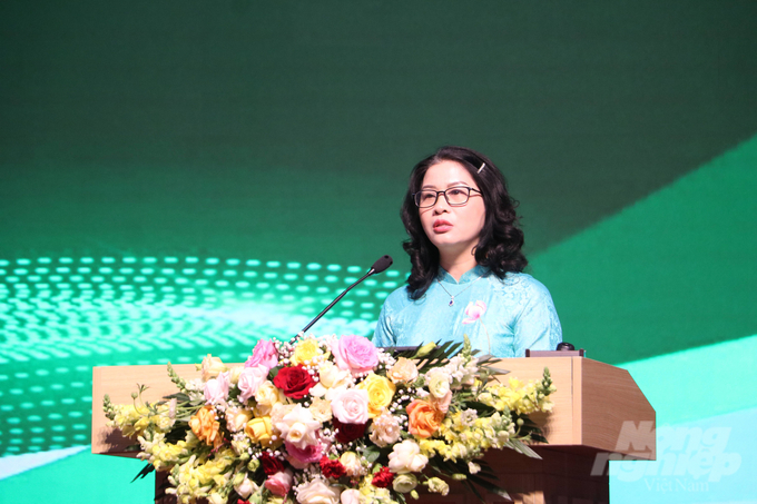 img_8396-232450_20-232452.jpg GS.TS Nguyễn Thị Lan, Giám đốc Học viện Nông nghiệp Việt Nam, phát biểu tại buổi lễ. Ảnh: Hưng Giang.