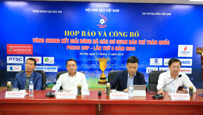 ngay-hoi-cua-nhung-nguoi-lam-bao-tai-san-choi-press-cup-2024-170623_958.jpeg Buổi họp báo có sự tham dự của đại diện lãnh đạo Hội Nhà báo Việt Nam, Cục Báo chí - Bộ Thông tin và Truyền thông, đại diện Liên đoàn Bóng đá TP. Hà Nội, lãnh đạo và phóng viên các cơ quan thông tấn báo chí Trung ương và địa phương.