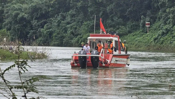 c24ad63f5670bf2ee661jpg-154754_605.jpg Cano của lực lượng chức năng tìm kiếm