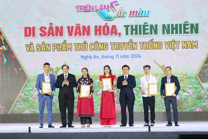 Nhiều chủ thể tiêu biểu được vinh danh tại triển lãm. Ảnh: Ngọc Linh.