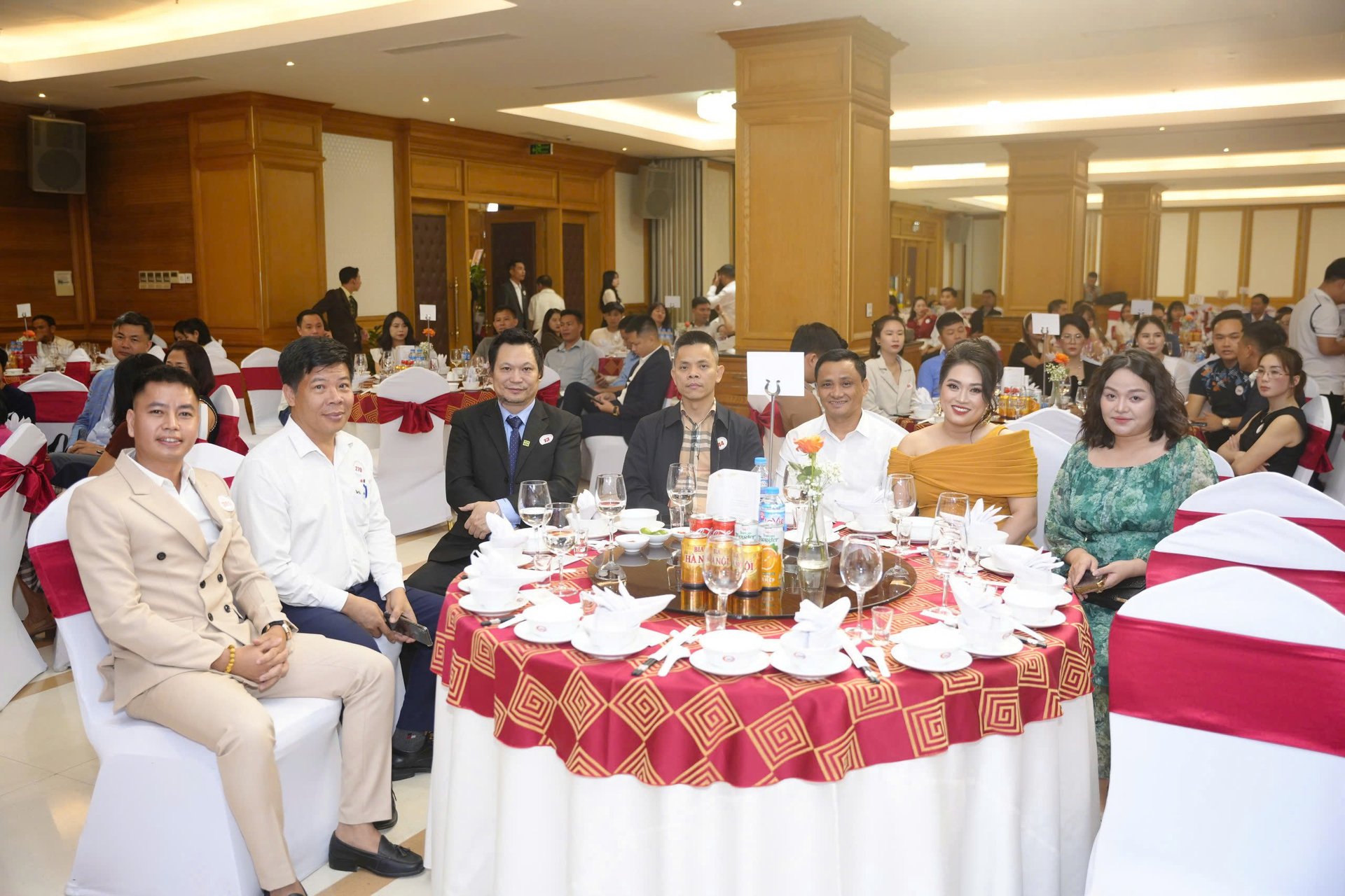 big-group-6-nam-vuot-thach-thuc-khang-dinh-thuong-hieu-thuoc-thu-y-thuy-san-110803_816.jpg Hội nghị có sự tham dự của đông đảo đối tác và khách hàng đã gắn bó với Big Group trong suốt thời gian vừa qua.