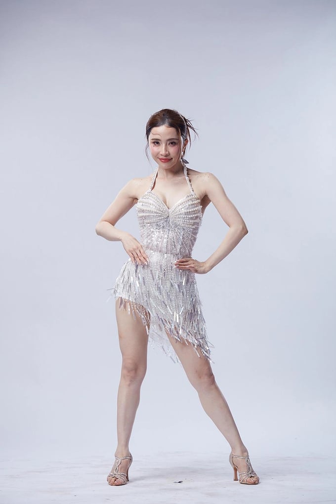 quynh-nga-1-095325_450.jpg Quỳnh Nga cho rằng rất cả các thí sinh đều có thế mạnh riêng cũng như chiến lược khác nhau nên bản thân phải cố gắng thật nhiều.