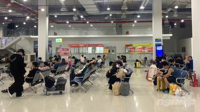 z6066685924484_1a6566f2337ff5300b2dee4f7ba1294d-110055_176-110055.jpg Mặc dù lượng khách tăng nhẹ so với dịp Tết Giáp Thìn, Ban quản lý bến Miền Đông mới vẫn cho rằng lượng khách qua bến chưa đạt kỳ vọng. Ảnh: Trần Phi.