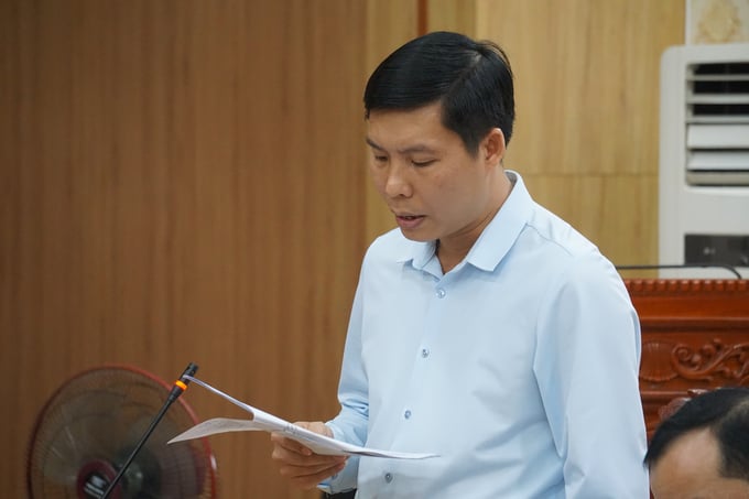 dsc08252-155537_274.jpg Ông Nguyễn Hữu Tuất, Phó Chủ tịch UBND huyện Như Xuân phát biểu tại chuộc họp. Ảnh: Quốc Toản.