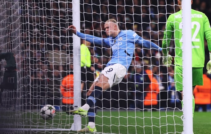 hal-091633_454.jpg Man.City chưa cải thiện được thành tích dù đã chơi hứng khởi ở Champions League 2024/2025.