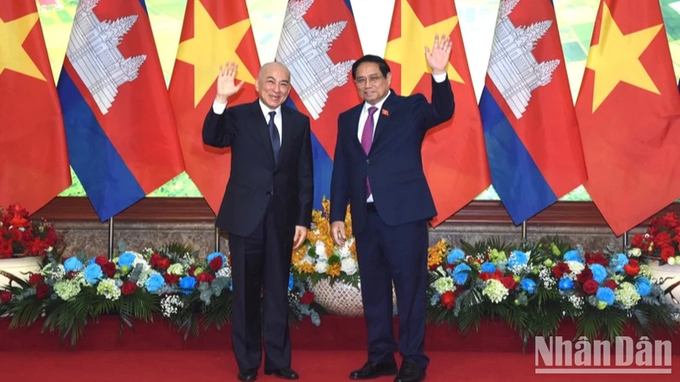 ndo_br_1732796295588-9259jpeg-195457_92.jpg Thủ tướng Chính phủ Phạm Minh Chính và Quốc vương Campuchia Norodom Sihamoni. Ảnh: Trần Hải.