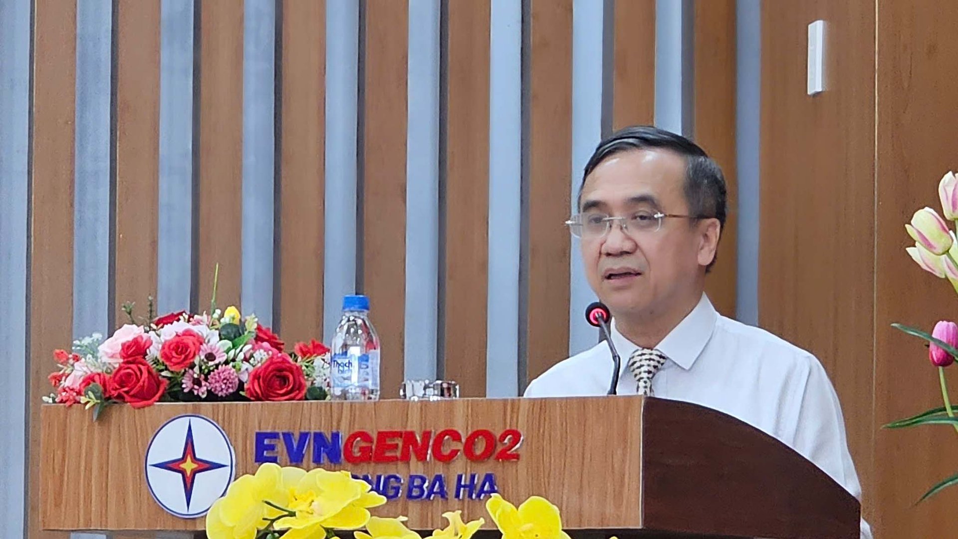 Ông Đinh Thế Phúc, Thành viên Hội đồng thành viên Tập đoàn Điện lực Việt Nam, phát biểu tại đại hội. Ảnh: HT.