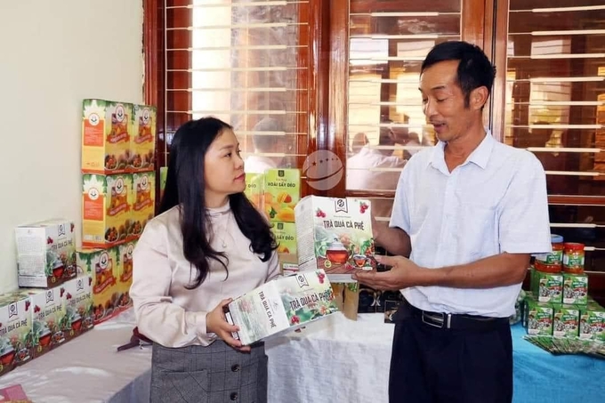 393602821_712716910881219_2775514441506607509_n-165255_212.jpg Ông Nguyễn Xuân Thao, Giám đốc HTX Cà phê Bích Thao luôn trăn trở với việc nâng cao giá trị của hạt cà phê. Ảnh: V.T
