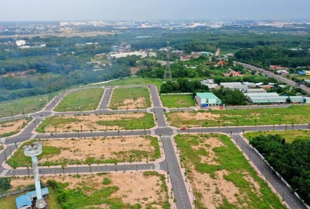dau-gia-dat-1-111349_121.jpg Hà Nội siết chặt công tác đấu giá quyền sử dụng đất, bảo đảm minh bạch. Ảnh: Internet.