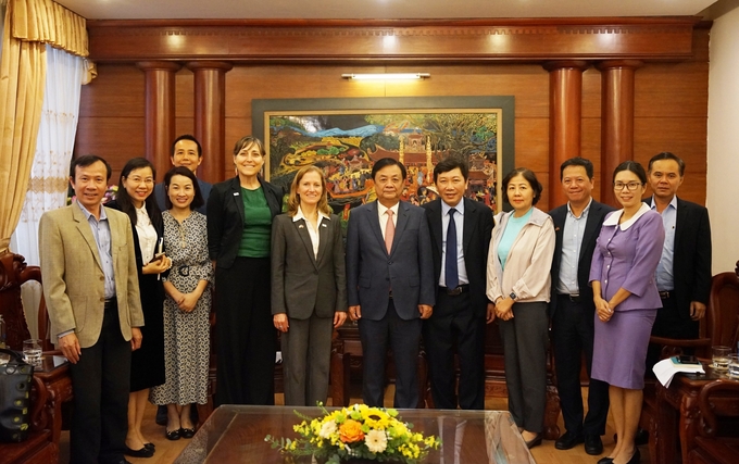 dsc08288-195617_221.jpg Phía USAID đánh giá cao sự phối hợp hiệu quả với các đơn vị thuộc Bộ NN-PTNT trong các dự án với USAID. Ảnh: Linh Linh.