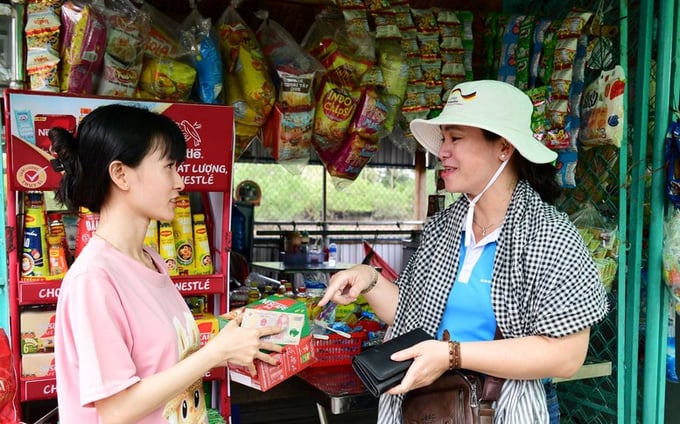 The program 'Nestlé accompanies women' helps women in Soc Trang have the opportunity to improve their knowledge and skills as well as create sustainable livelihoods. Photo: MT.