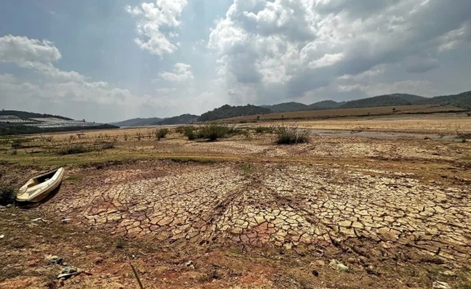 Dankia - Suoi Vang upstream lake (Lam Dong).