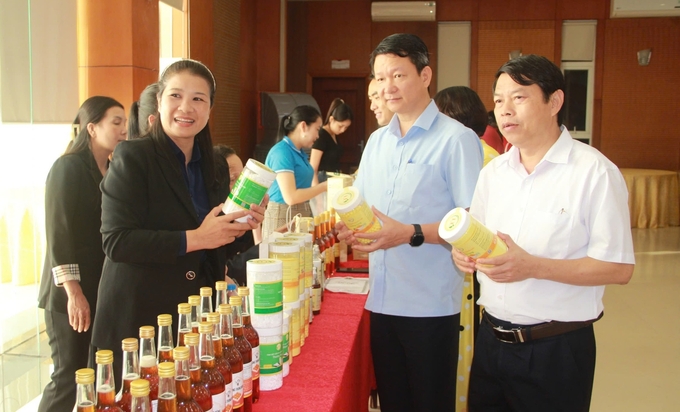 z6128446017131_c6263c90e0bafbbd4eabc48fff067d41-092821_418.jpg Đẩy mạnh công tác quản lý, giám sát là tiền đề nâng tầm chất lượng sản phẩm đặc trưng của Nghệ An. Ảnh: TL.