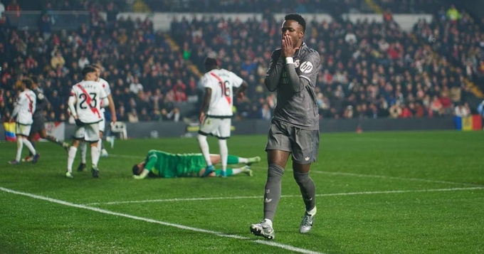 real-103624_15.jpg Real Madrid hòa 3-3 đáng tiếc và chưa thể dẫn đầu La Liga. Ảnh: AFP