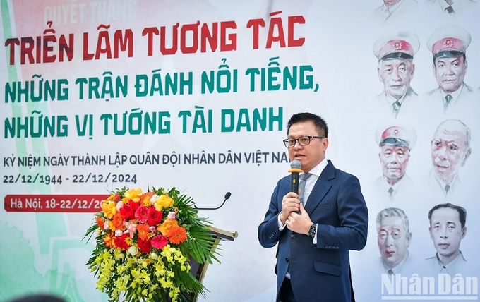 khai-mac-trien-lam-tuong-tac-nhung-tran-danh-noi-tieng-nhung-vi-tuong-tai-danh-204434_973.jpg Ông Lê Quốc Minh, Ủy viên Trung ương Đảng, Tổng Biên tập Báo Nhân Dân, Phó Trưởng Ban Tuyên giáo Trung ương, Chủ tịch Hội Nhà báo Việt Nam phát biểu tại sự kiện. Ảnh: Thành Đạt.
