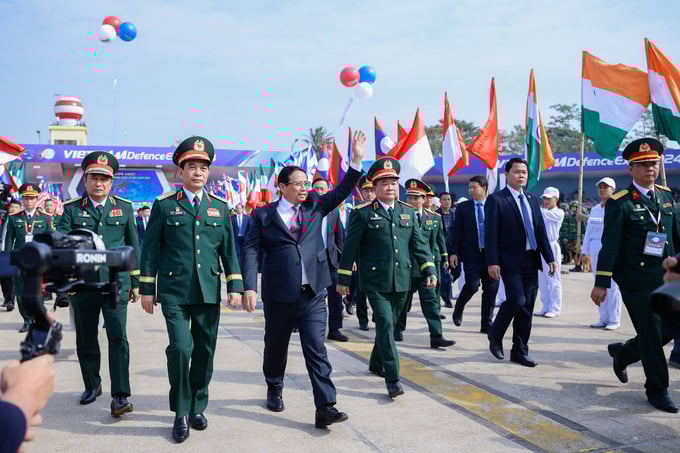 2-152243_386.jpg Thủ tướng đến tham dự lễ khai mạc Triển lãm Quốc phòng quốc tế Việt Nam 2024. Ảnh: VGP.