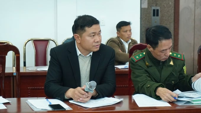 untitled-115948_438.jpg Ông Lường Văn Sâm tham gia thảo luận, đóng góp những ý kiến để phát triển dự án. Ảnh: Đức Bình.