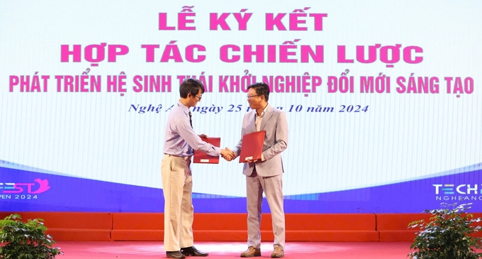 khoi-nghiep-sang-tao-2-213845_975.jpg Ký kết hợp tác chiến lược là nội dung được duy trì và phát triển qua từng năm. Ảnh: TL.