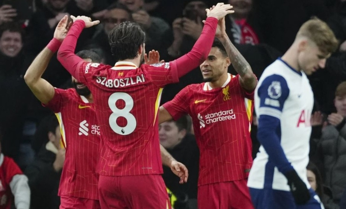 liver11-100213_77.jpg Liverpool đang chơi tốt tại giải Ngoại hạng Anh 2024/2025.