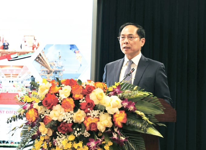 1-17349490582411892903111-185029_68.jpg Phó Thủ tướng Chính phủ Bùi Thanh Sơn: Ngành công thương đóng góp quan trọng, toàn diện cho thành công chung của cả nước. Ảnh: VGP.