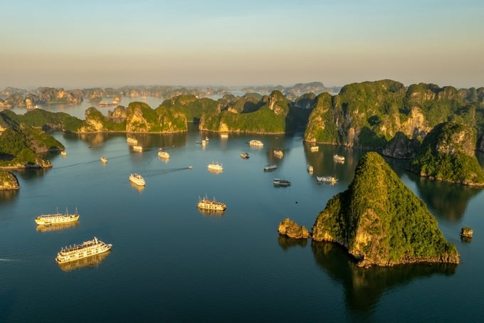 dji_0032-copy-min-093500_893.jpg Không có chuyện vịnh Hạ Long bị loại khỏi danh sách Di sản thế giới.