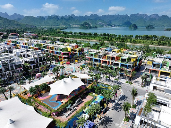 f1-104931_685.jpg Các căn villashop đầy màu sắc tại khu đô thị Flamingo Golden Hill. Ảnh: CĐT