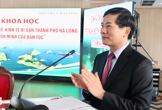 z6166835485767_b8c1114b8a728289eb1e4b93d1e8a58e-094215_745.jpg Bí thư Thành ủy Hạ Long Vũ Quyết Tiến phát biểu khai mạc. Ảnh: Thanh Phương.