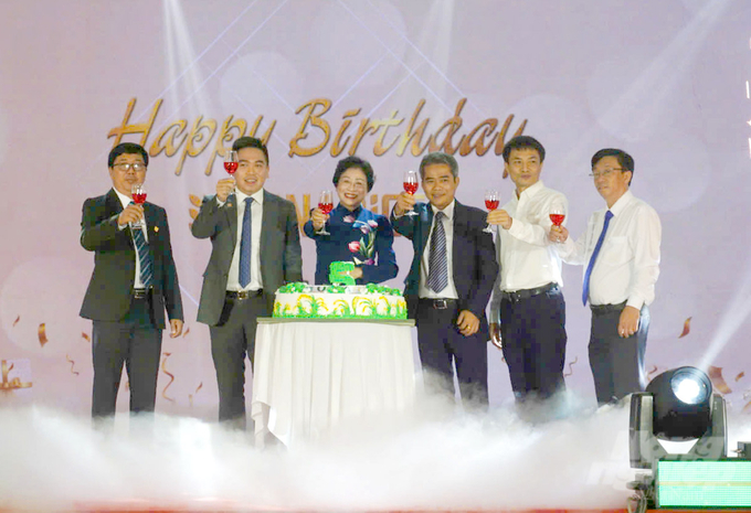 anh-3-155246_295-155246.jpg Vinarice tổ chức lễ kỷ niệm 5 năm thành lập, đánh dấu chặng đường phát triển không ngừng trong sứ mệnh 'Kết nối tinh hoa và nâng tầm giá trị lúa gạo Việt Nam'. Ảnh: Lê Hoàng Vũ.