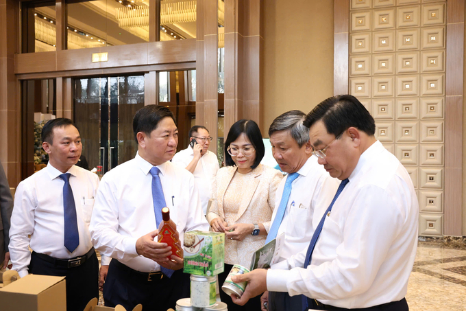 kinh-te-ninh-thuan-2024-co-nhieu-diem-sang-002139_488.jpg Trong năm 2024, Ninh Thuận đã đẩy mạnh xúc tiến đầu tư tại các tỉnh, thành phố phía Nam. Ảnh: TL.