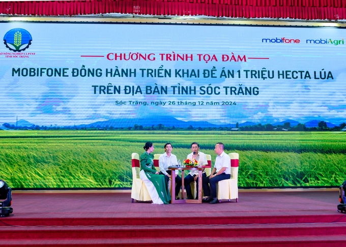 111-174107_907.jpg Tổng Công ty Viễn thông MobiFone đã triển khai chuỗi chương trình Chuyến xe nông dân tại các tỉnh khu vực Đồng bằng sông Cửu Long.
