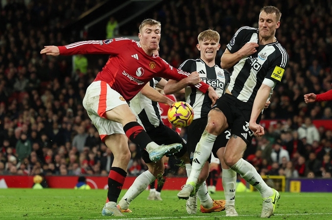 man1-081801_775.jpg Man.United chưa thể có chiến thắng trong 4 trận liên tiếp.