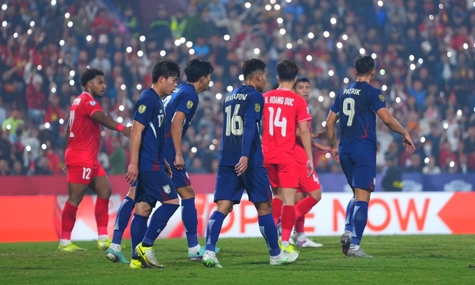 xuan-son-lap-cu-dup-viet-nam-ha-guc-thai-lan-215734_440.jpg Tỷ số 2-1 ở lượt đi càng khiến chung kết lượt về vào ngày 5/1 đáng xem hơn. Ảnh: Changsuek.