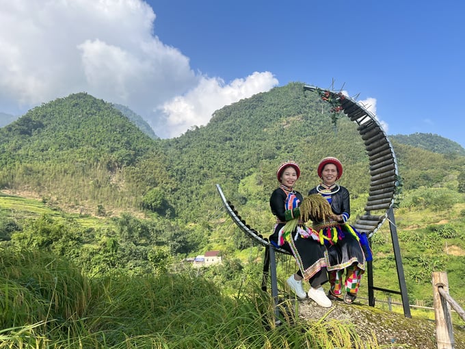 chiem-nguong-ve-dep-me-dam-rung-truc-pu-lau-153316_411.jpg Người dân Phiêng Phàng tận dụng vẻ đẹp tự nhiên để khai thác du lịch. Ảnh: Ngọc Tú.