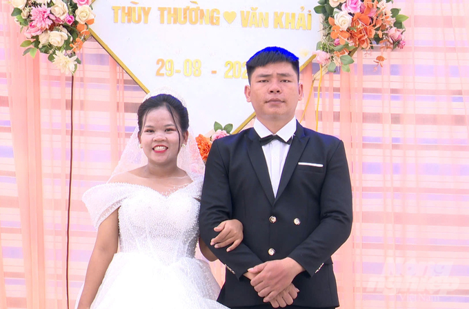 a1-115714_910-115714.jpg 'Ông Tơ bà Nguyệt' Bộ độ Biên phòng và chính quyền địa phương se duyên cho Hồ Thị Thường và Thái Văn Khải. Ảnh: BĐBP cung cấp.