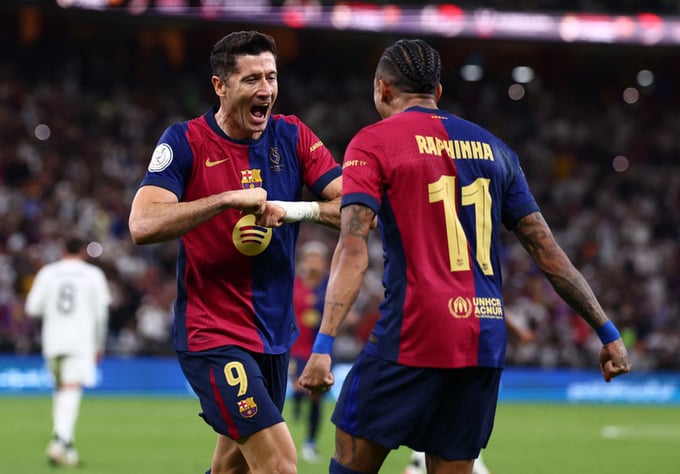 barcelona-112706_420.jpg Barcelona lại dễ dàng đánh bại Real Madrid.