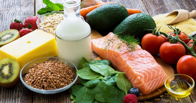 thuc-pham-1-150752_37.jpg Vitamin B2, còn được gọi là riboflavin, đóng vai trò quan trọng trong việc duy trì sức khỏe của da và môi. Ảnh: Internet.