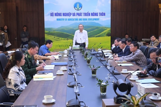 ddt_7194-180610_48.jpg Thứ trưởng Phùng Đức Tiến chủ trì hội nghị về phòng, chống buôn lậu do Bộ NN-PTNT tổ chức chiều 21/1. Ảnh: Tùng Đinh.