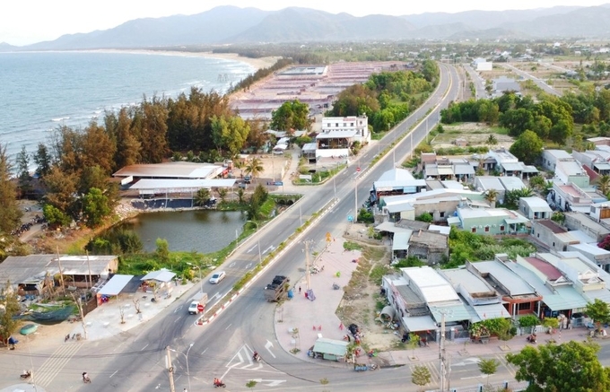duong-ven-bien-082431_491.jpg Bình Định đầu tư hơn 1.000 tỷ làm đoạn đường ven biển nối với Quảng Ngãi.Ảnh: Internet.