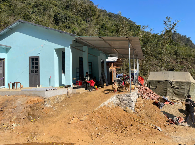 z6269510352364_4663206591c89564aa8991b00bb53e2d-131239_245.jpg Trẻ em có nơi ở an toàn, gần trường học. Ảnh: Ngọc Tú.