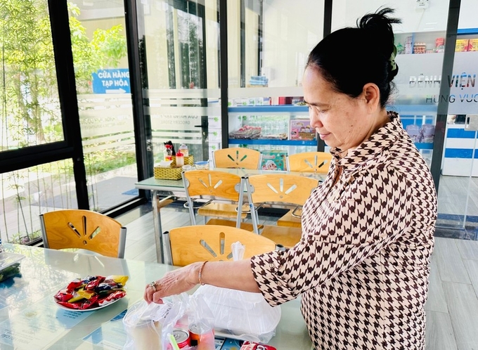 can-tin-benh-vien-chuan-bi-suat-an-mien-phi-cho-benh-nhan-161714_930.jpg Căn tin bệnh viện chuẩn bị suất ăn miễn phí cho bệnh nhân. Ảnh: ĐL.